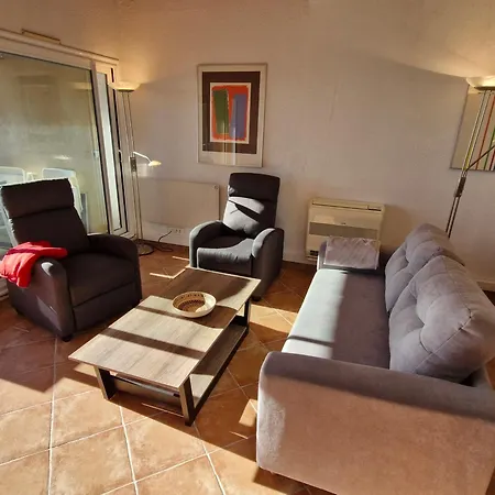 2 Pieces Climatise Avec Piscine Et Parking, Ste Maxime, Golfe St Tropez - Fr-1-780-90 Apartment