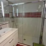 2 Pieces Avec Climatisation, Terrasse, Piscine Et Parking, Pres De La A Ste Maxime - Fr-1-780-90 * Σαιντ-Μαξίμ