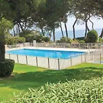 2 Pieces Avec Climatisation, Terrasse, Piscine Et Parking, Pres De La A Ste Maxime - Fr-1-780-90 Σαιντ-Μαξίμ