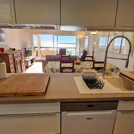 2 Pieces Avec Climatisation, Terrasse, Piscine Et Parking, Pres De La A Ste Maxime - Fr-1-780-90 Διαμέρισμα Σαιντ-Μαξίμ