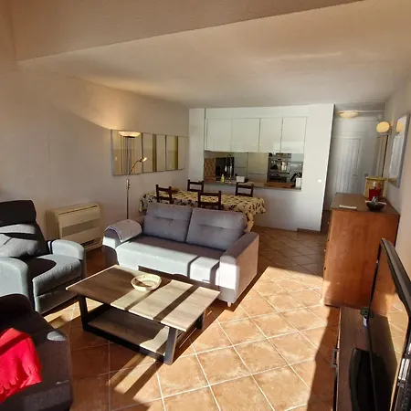 Lejlighed 2 Pieces Avec Climatisation, Terrasse, Piscine Et Parking, Pres De La A Ste Maxime - Fr-1-780-90
